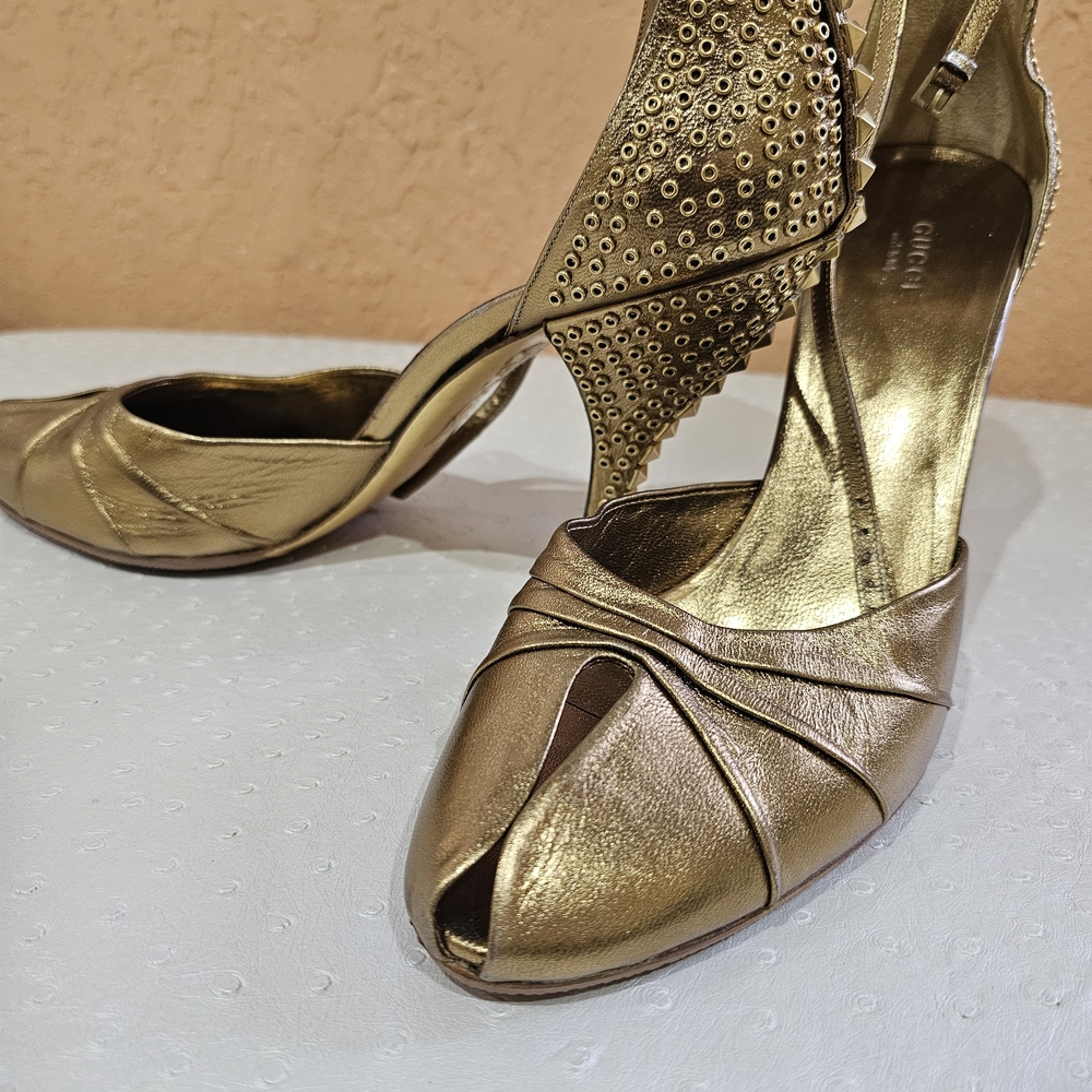 Vintage Gucci Gold Women's Heels